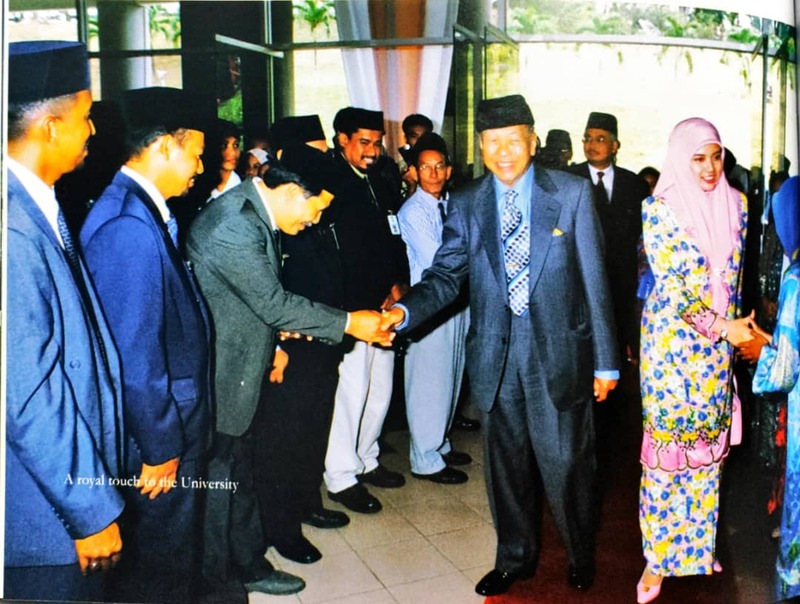 Majlis Lawatan Rasmi Agong XI_1.jpg