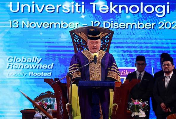 Sultan Ibrahim berkenan bertitah pada Istiadat Konvokesyen UiTM ke-100 di Dewan Agung Tuanku Canselor UiTM Shah Alam.