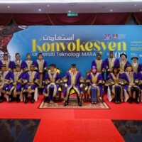 Sultan Ibrahim berkenan berangkat ke Istiadat Konvokesyen UiTM ke-100 di Dewan Agung Tuanku Canselor UiTM Shah Alam.jpg